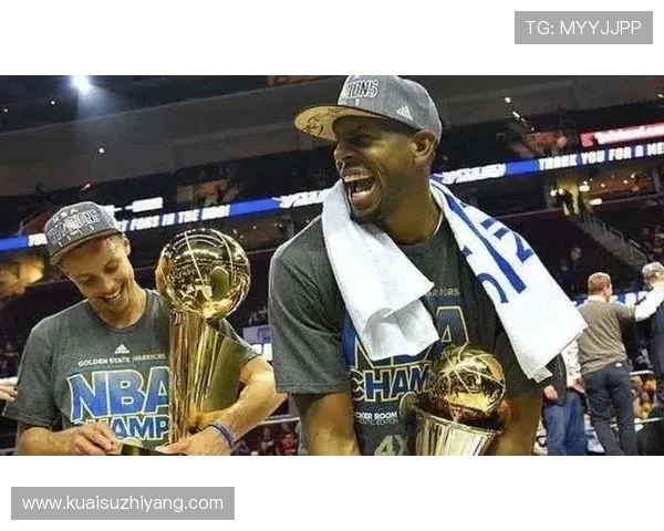 库杜斯与马丁内利:冲击型边锋的战术角色与生涯路径对比