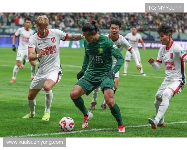 阵容老化问题显现,表面稳定难掩球队竞争力承压 阵容老化问题显现,表面稳定难掩球队竞争力承压