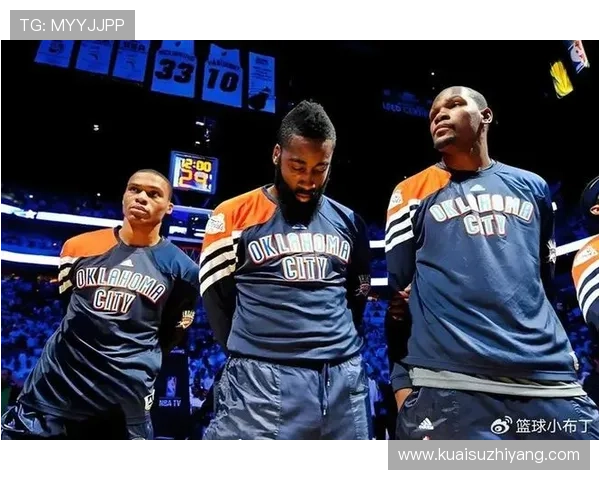 拉塞尔·威斯布鲁克连续突破增压篮下得分，效率显著优于同期队友