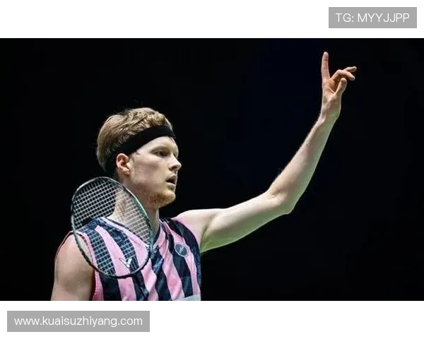 李诗沣球场上秒变战神，生活里却像个邻家大男孩？